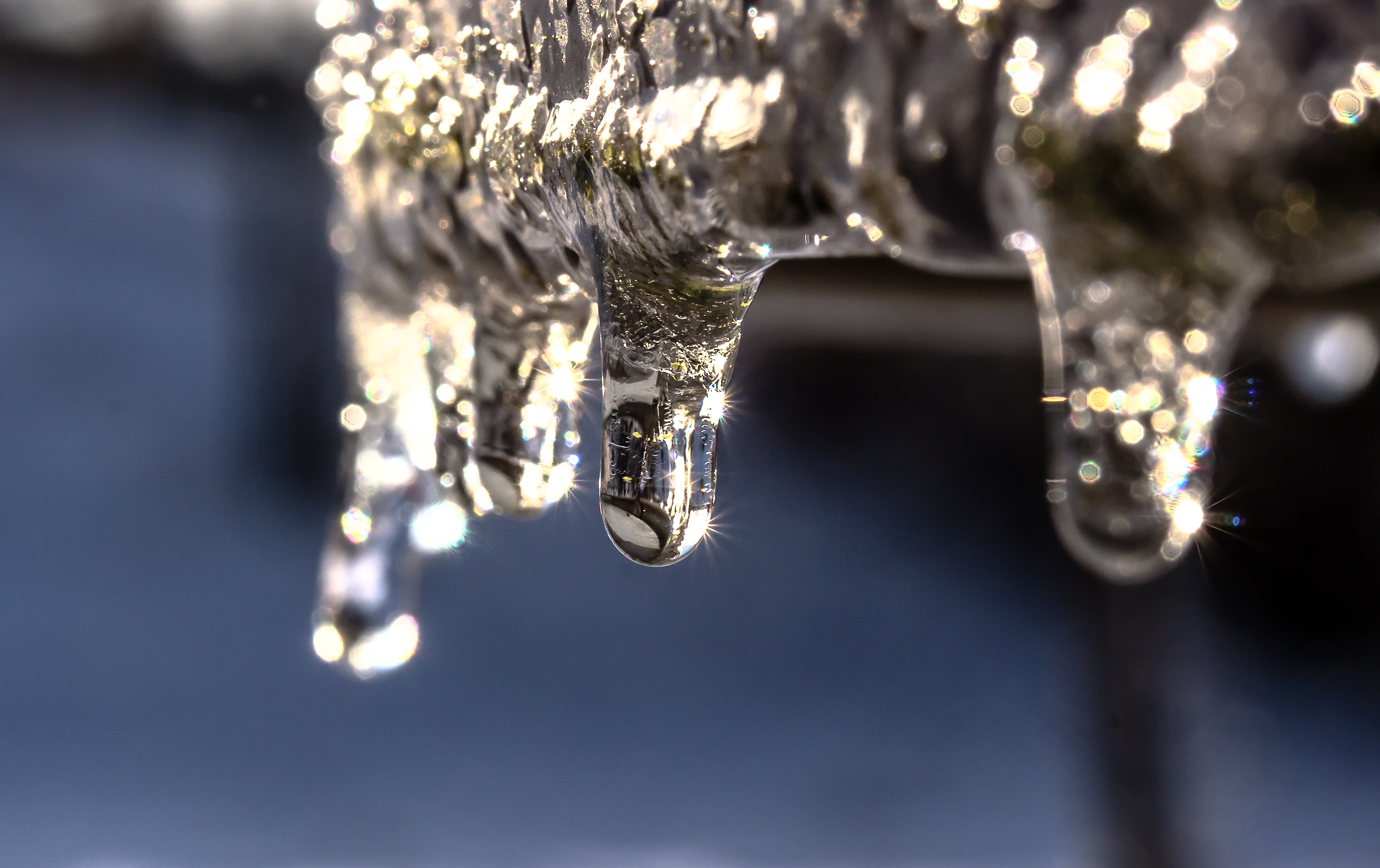Building Ice Impressions: Structural Integrity for Weddings and Festivals