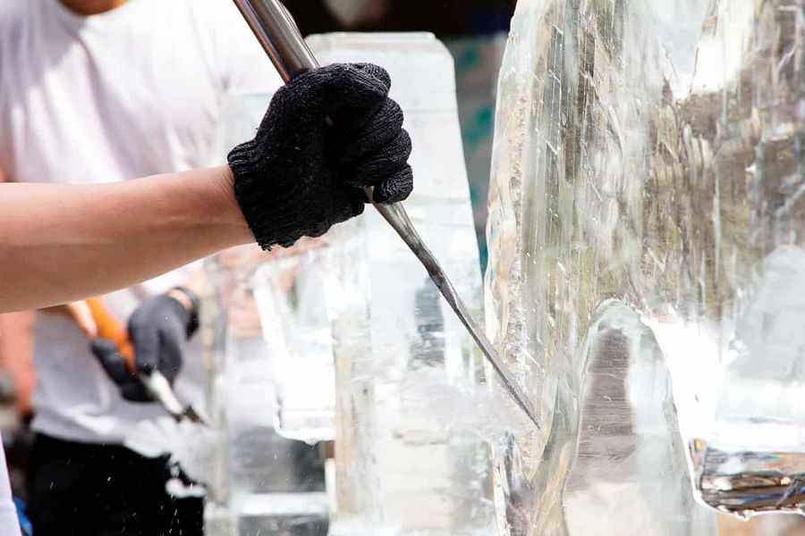 Hand saws for ice sculpting